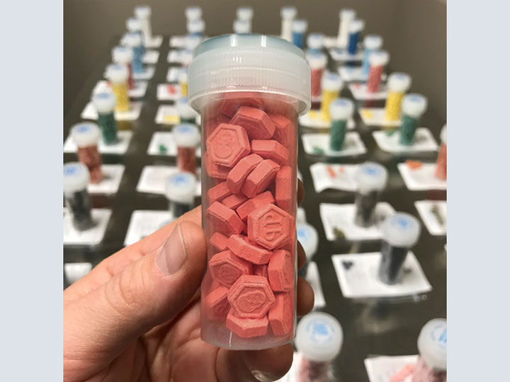 Placebo Pill 14mm Molly Skull (Red) CU